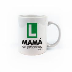 Taza cerámica o plástico Mamá en prácticas